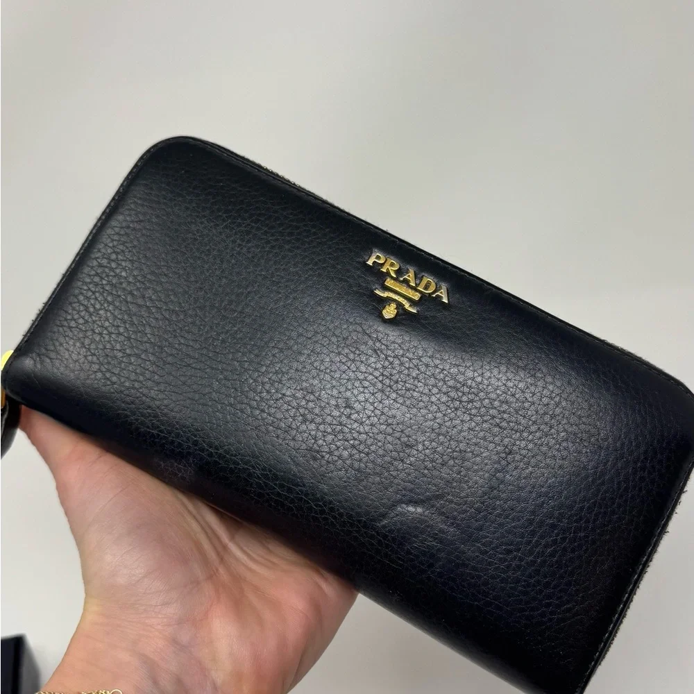Preloved Prada Black Zip-Around Wallet with Gold Accents - Picture 4 of 16